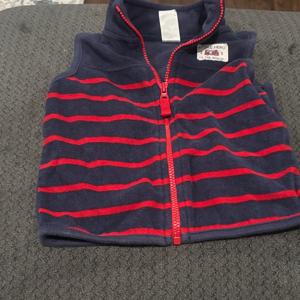 🟢10/$10 - Navy and Red Striped Fleece Vest